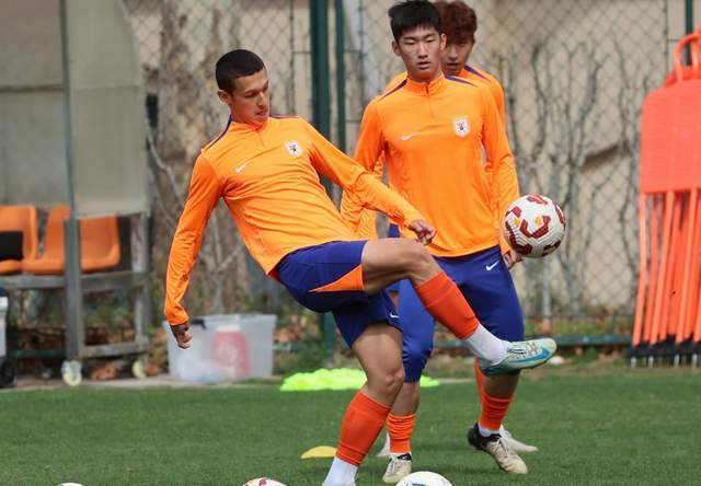 泰山又1新星首秀,出场顺位超吴兴涵,等依木兰归队 韩鹏双管齐下